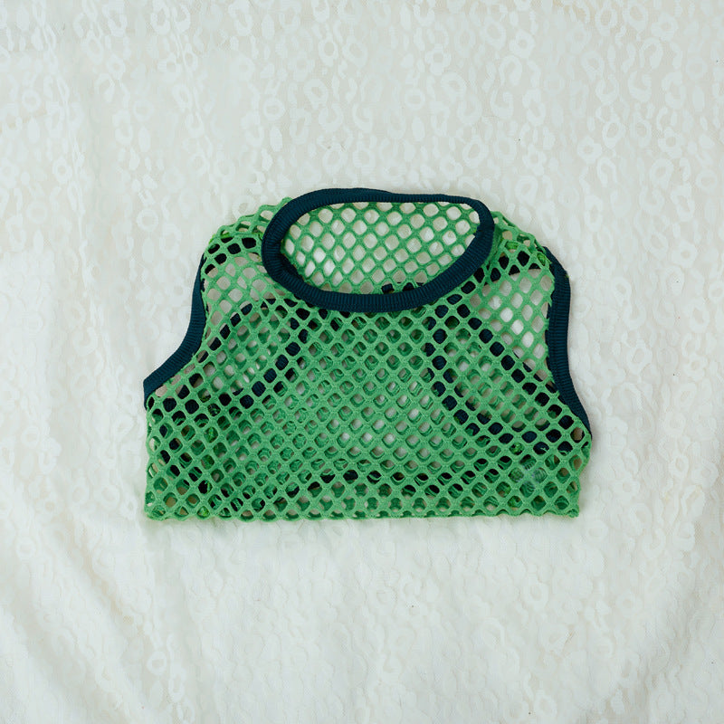 Gilet en maille aérée pour chien en vert, conçu pour le confort et la respirabilité, parfait pour les journées chaudes.