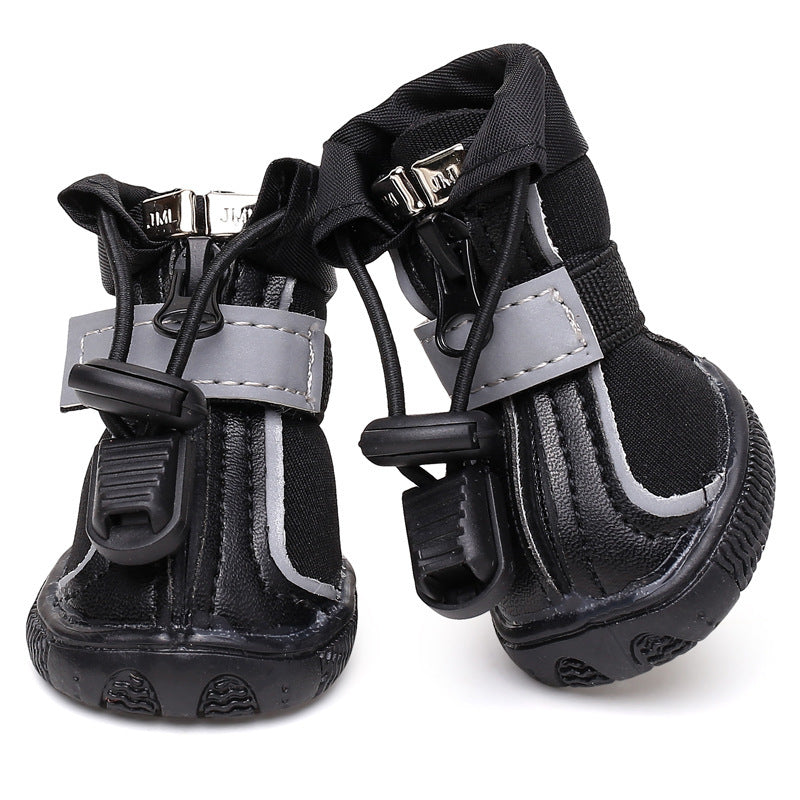 Chaussures de sport multifonctionnelles pour chiens, protectrices et confortables, adaptées à toutes les tailles.