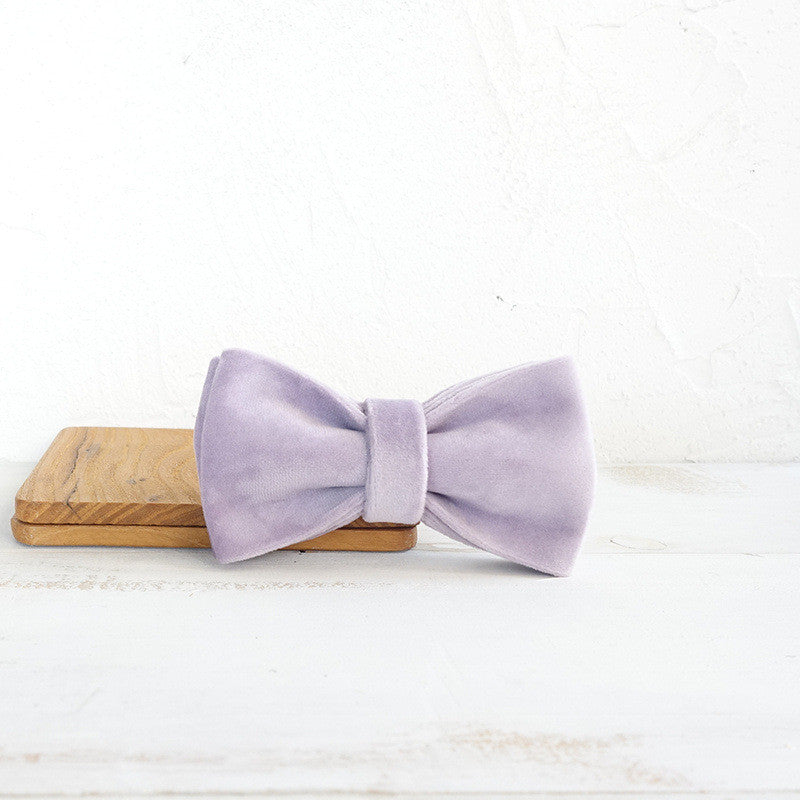 Bijou en Nœud Papillon violet clair pour chien MUTTCO, élégant et doux en polyester.