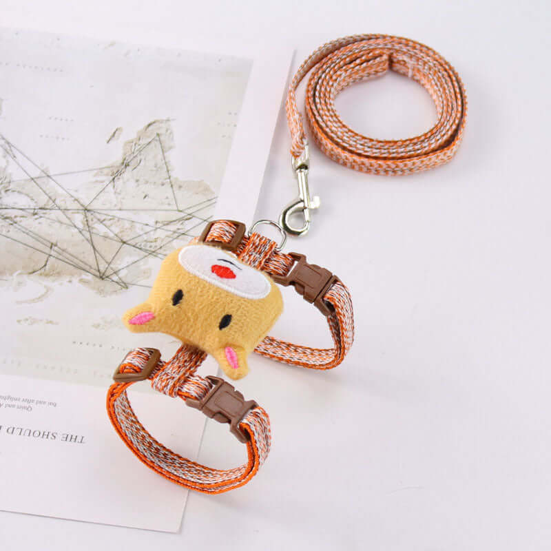 Harnais ajustable pour chats avec motif mignon et laisse, parfait pour des promenades confortables.