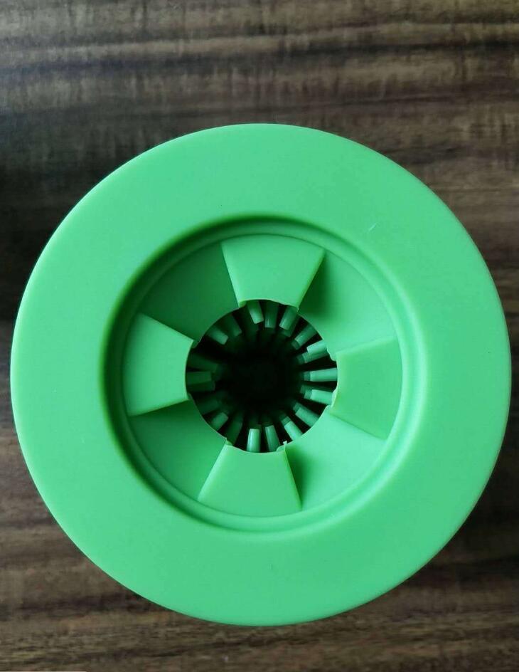 Gobelet Lavage Pattes Chien en Silicone