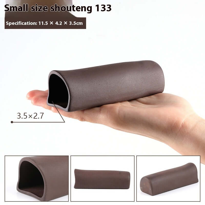 Small size shouteng 133, brown aquarium decoration, dimensions 11.5 x 4.2 x 3.5 cm, held in hand.