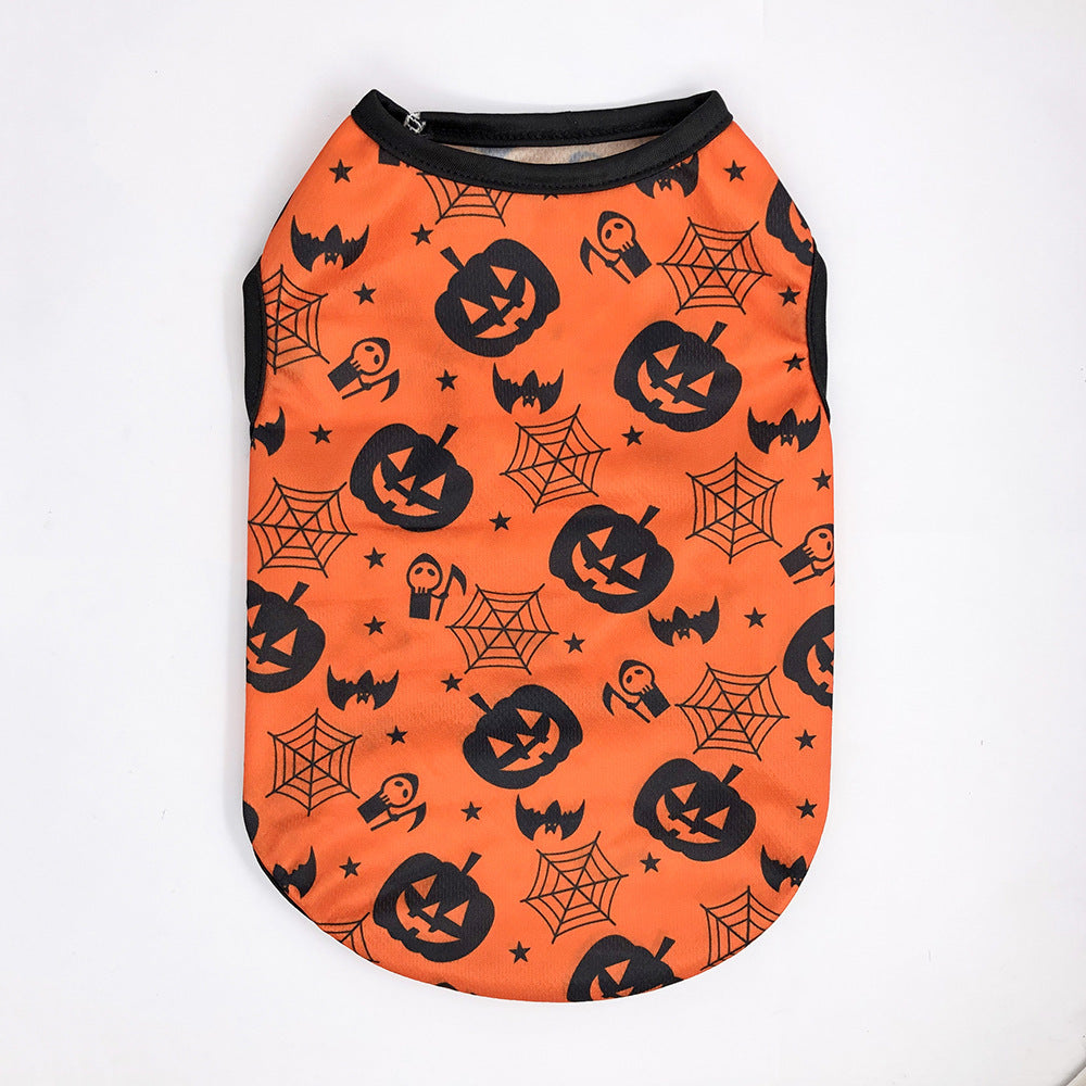Costume d'Halloween pour chien en orange avec motifs de citrouilles, fantômes et toiles d'araignée.