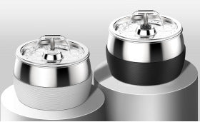 Distributeur d'eau pour animaux en acier inoxydable, disponible en blanc et noir, élégant et pratique.
