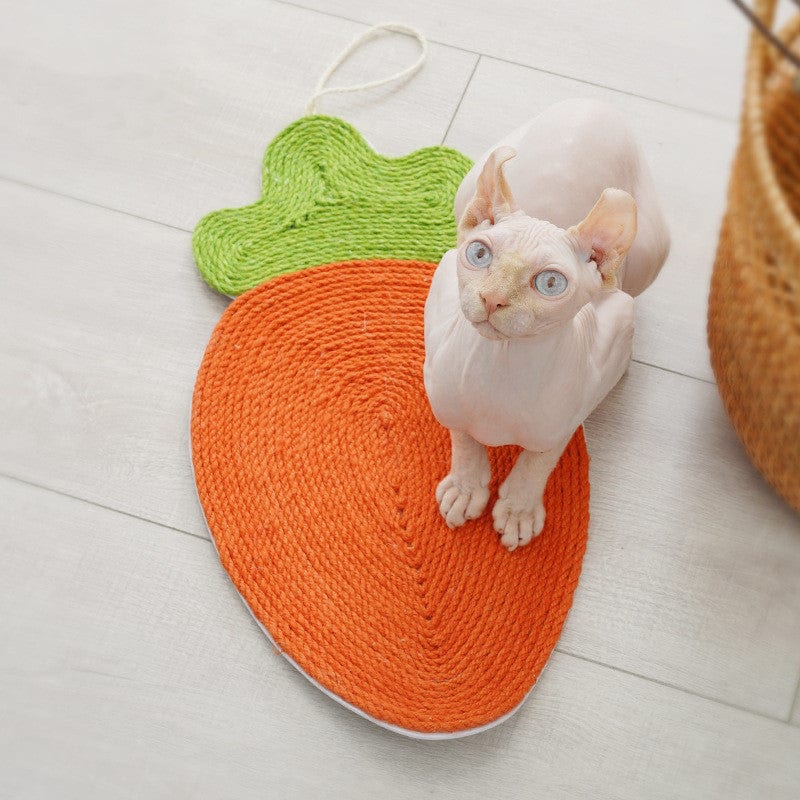 Tapis à gratter en forme de carotte pour chats, idéal pour le grattage et la protection des meubles.