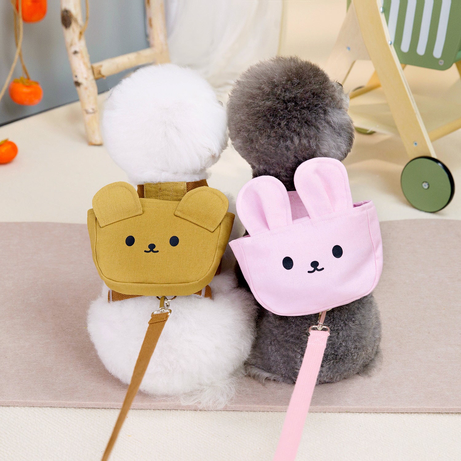 Sac à dos mignon pour chien en forme d'ours et de lapin, idéal pour aventures avec votre compagnon à quatre pattes.