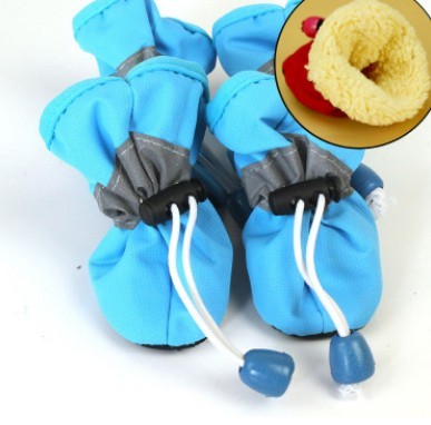 Chaussures antidérapantes douces pour chiens, en tissu confortable, bleu, offrant protection et confort.