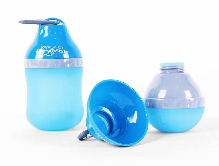 Bouteille pliable en silicone pour animaux, idéale pour le transport et l'alimentation en extérieur.