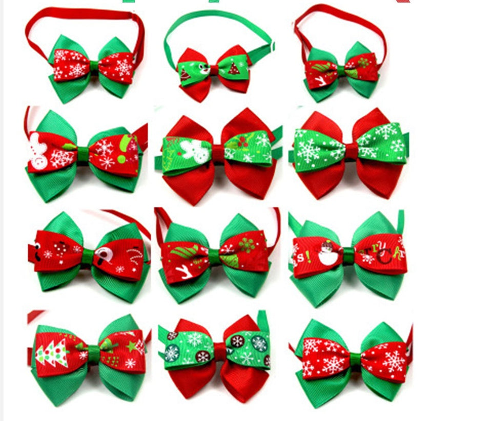 Collection de nœuds papillon de Noël pour animaux, couleurs rouge et vert, styles variés pour chiens et chats.