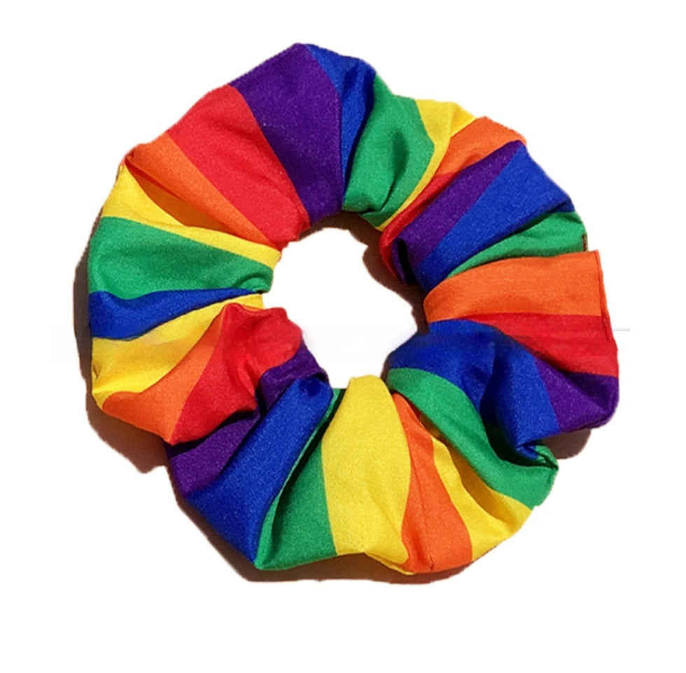 Serviette carrée à rayures arc-en-ciel en polyester, idéale comme accessoire polyvalent pour adultes.