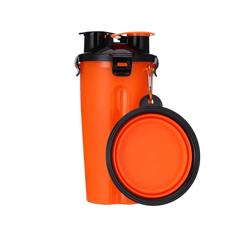 Gourde portable orange pour chien avec bol pliable, idéale pour l'hydratation lors des aventures extérieures.