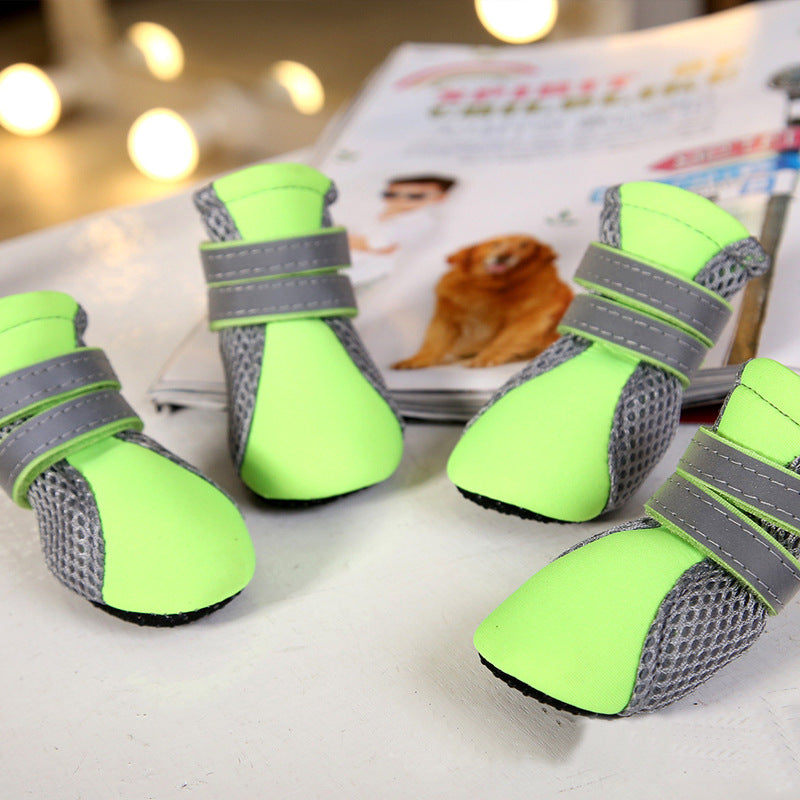 Chaussures étanches pour chiens Teddy en néoprène vert fluo avec bandes réfléchissantes pour sécurité.