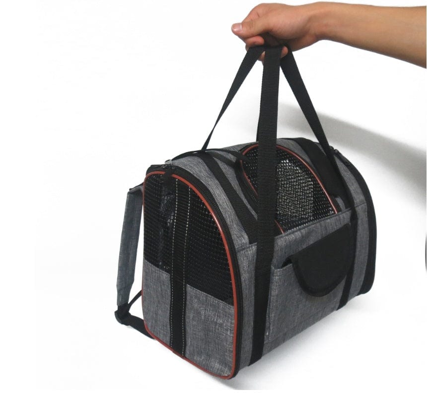 Panier de transport multifonctionnel pour chiens et chats, en cuir froissé, design élégant et durable.