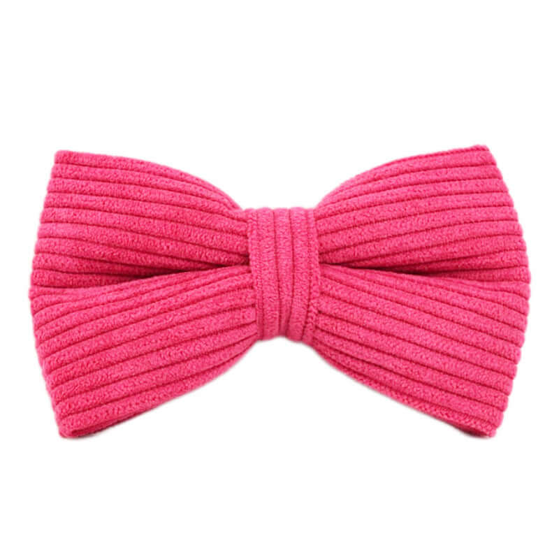 Collier en velours rose pour chien, accessoire élégant et confortable pour animaux de compagnie.