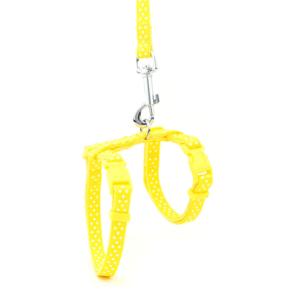 Laisse anti-rupture pour chat en nylon jaune avec attaches résistantes et légères pour promenades sécurisées.