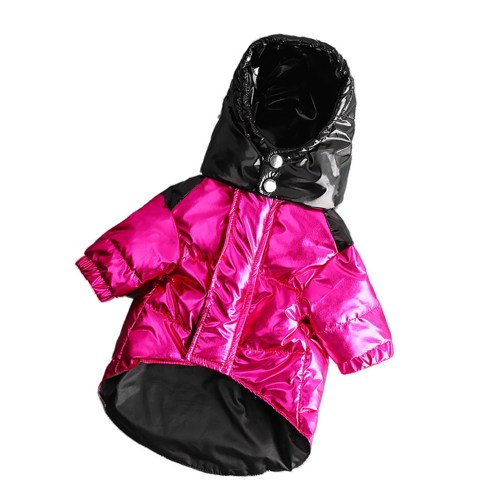 Veste douillette pour chien en duvet épais, rose et noire, idéale pour les journées froides.