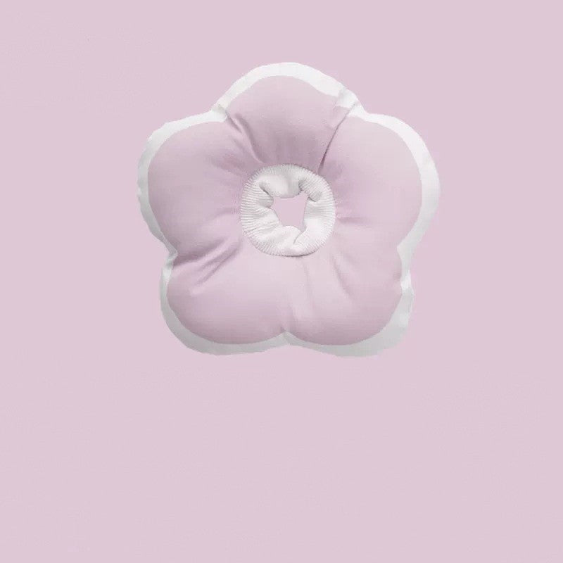 Coussin floral doux en forme de fleur couleur lavande pour animaux de compagnie, idéal pour le confort.