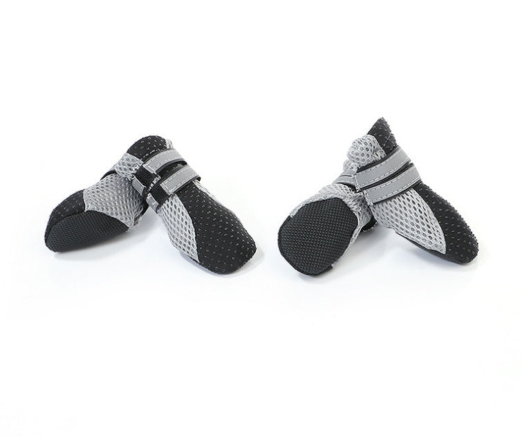 Chaussures de promenade pour chiens en matériau de plongée, confort et sécurité pour les pattes, design à double sangle.