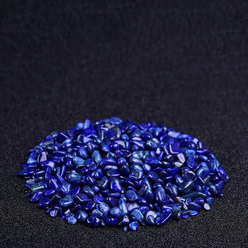 Gravier décoratif en cristal bleu, parfait pour embellir votre aquarium avec élégance.