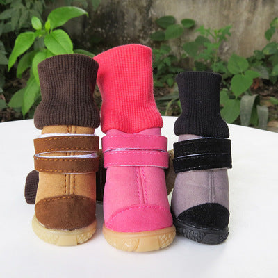 Baskets en coton pour chien disponibles en rose, marron et noir, parfaites pour le confort et le style animal.
