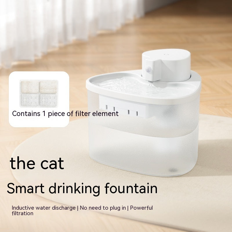 Fontaine à eau pour chats innovante avec filtre, encourage la consommation d'eau et facile à nettoyer.