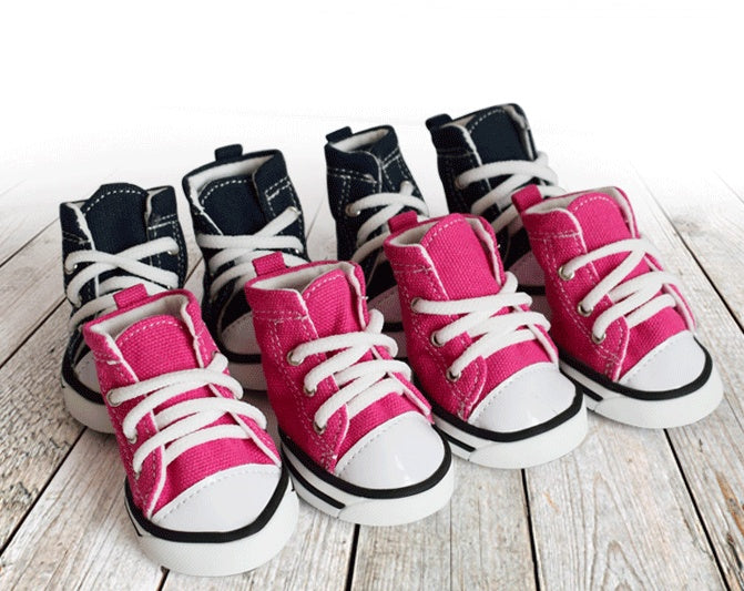 Chaussures en denim pour chiens, tendance été, en couleur rose et bleu, parfaites pour le style vintage.