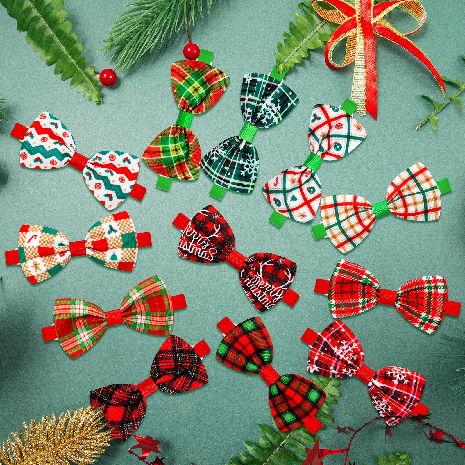 Nœuds papillon à rayures plaid de Noël colorés pour chiens et chats, parfaits pour les fêtes et événements spéciaux.