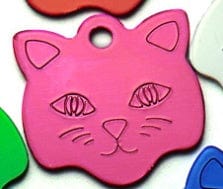 Médaille en aluminium en forme de tête de chat, idéale pour collier d'animaux, en couleur rose.