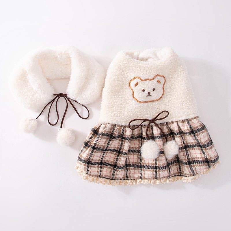 Robe ourson mignonne pour chiens en cachemire, avec col assorti et détails en plaid.