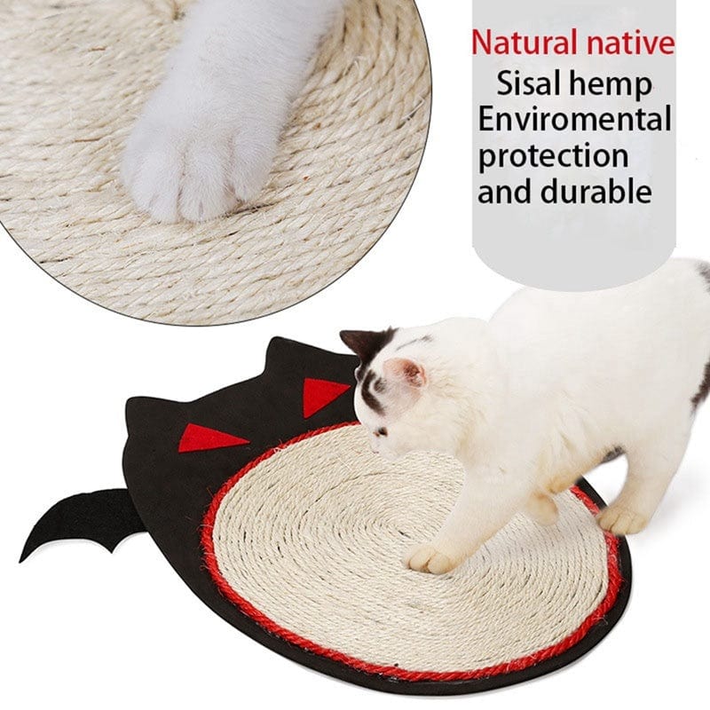 Tapis grattage pour chats en sisal noir, durable et écologique, parfait pour jouer et se reposer.