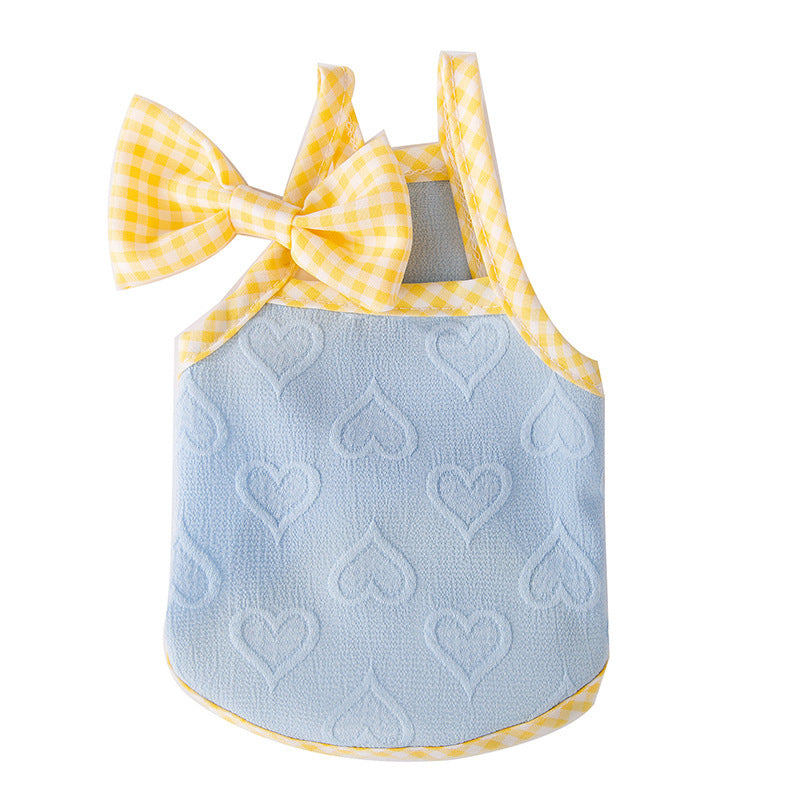 Salopette texturée cœur jaune et bleu pour chiens de petite taille avec nœud à carreaux.