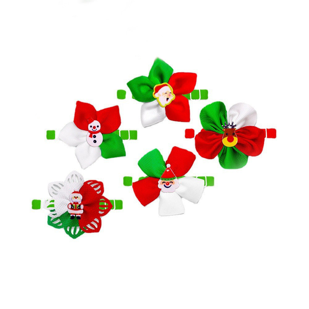 Nœuds papillon de Noël colorés pour chiens et chats, avec motifs festifs de Noël en rouge et vert.
