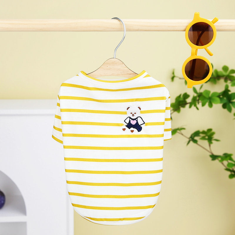 T-shirt rayé jaune et blanc pour petit chien avec motif ours, parfait pour un look tendance.