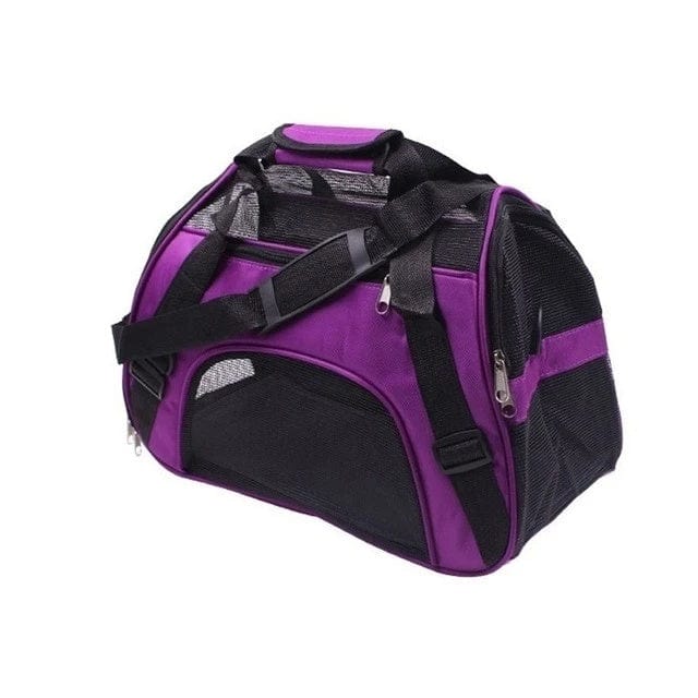 Sac à dos pour chien pratique en violet, conçu pour le transport sécurisé et confortable des animaux de compagnie.