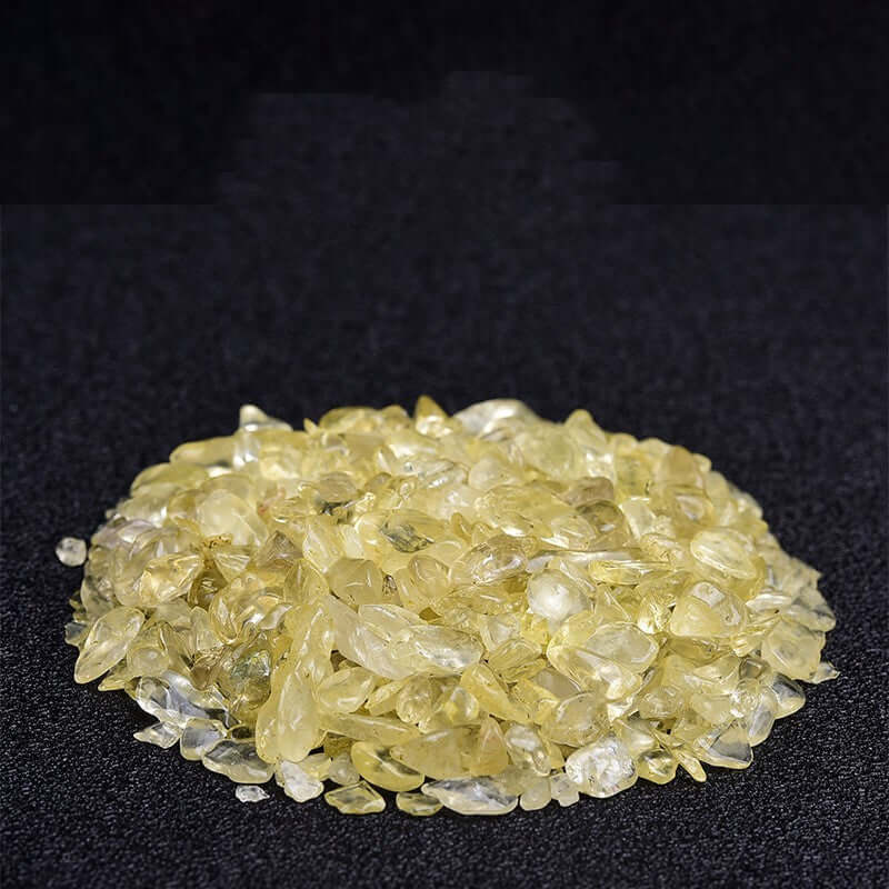 Gravier décoratif en cristal jaune pour aquarium, ajoutant élégance et modernité à votre espace aquatique.