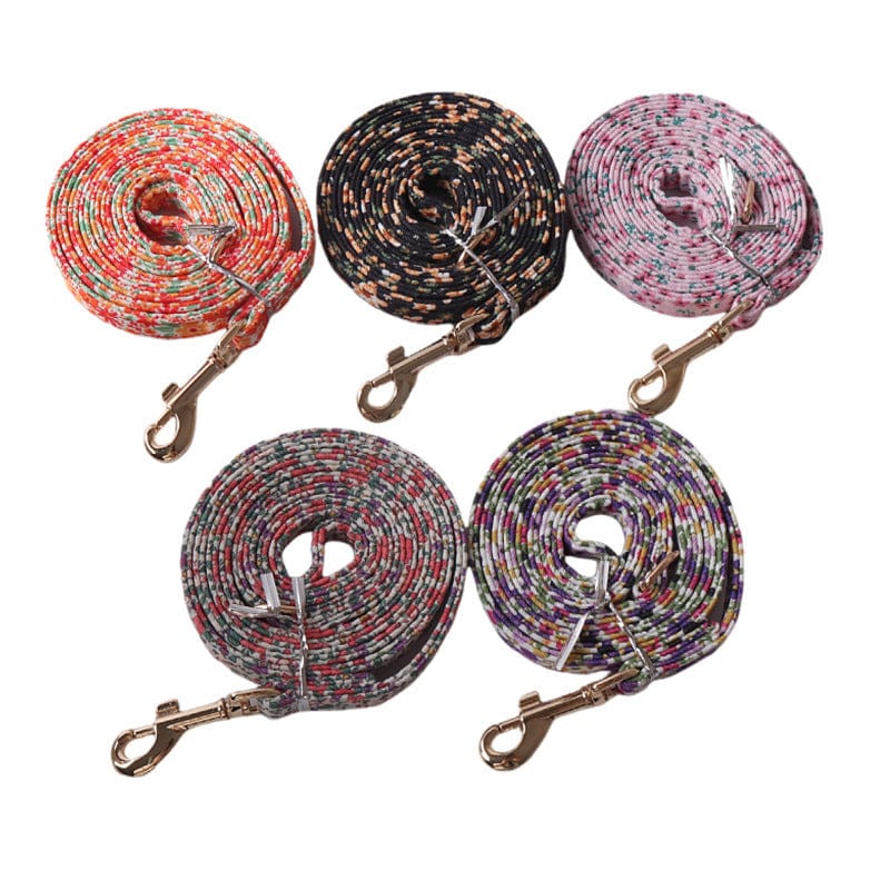 Ensemble de laisses colorées pour animaux, disponibles en orange, noir, rose, violet et multicolore, avec mousqueton en métal.