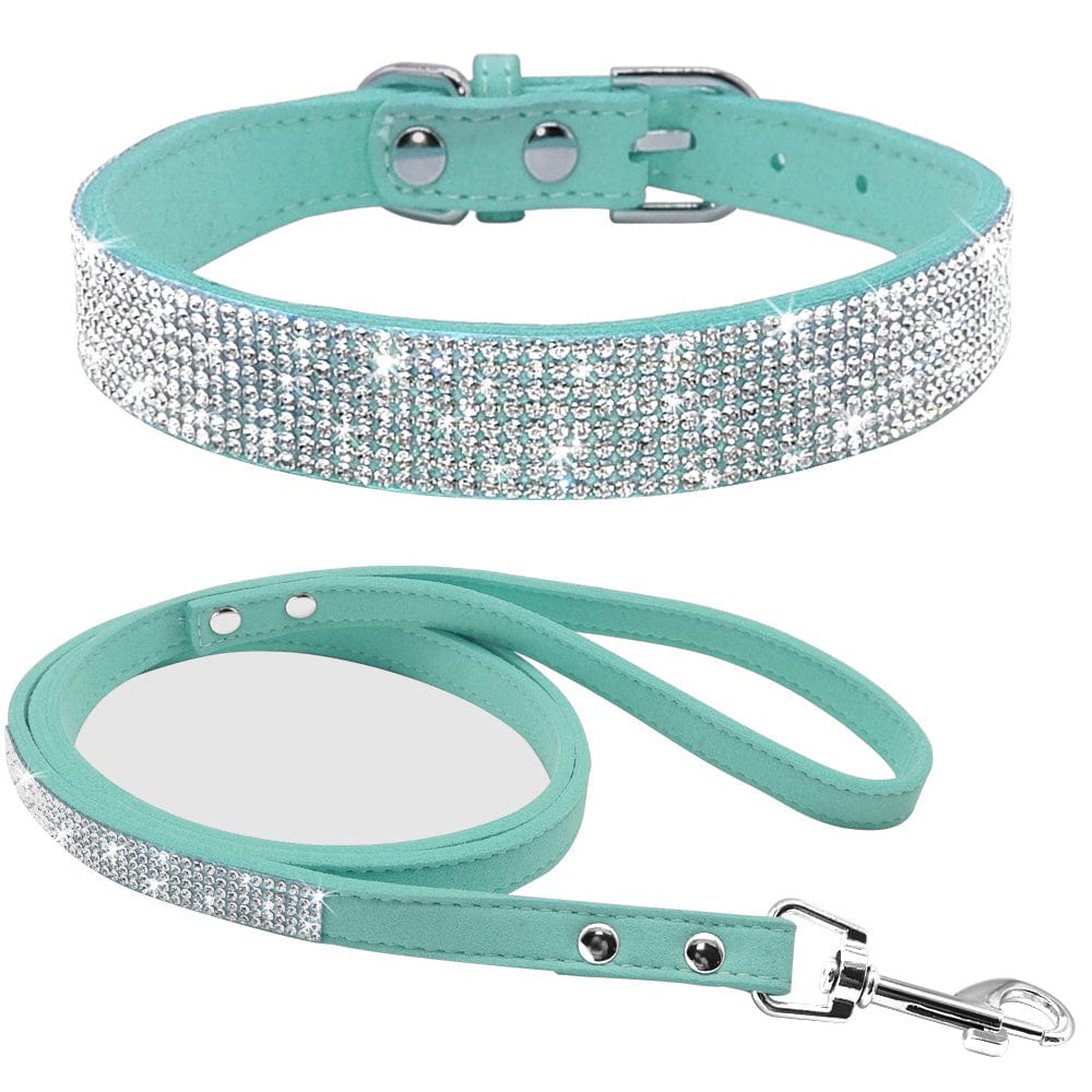 Collier pour chien turquoise avec strass brillants et laisse assortie, parfait pour le style et le confort de votre animal.