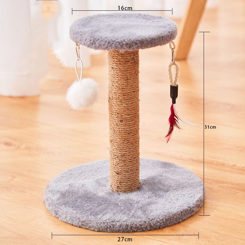 Griffoir vertical en sisal durable pour chats avec jouets suspendus, idéal pour gratter et jouer.