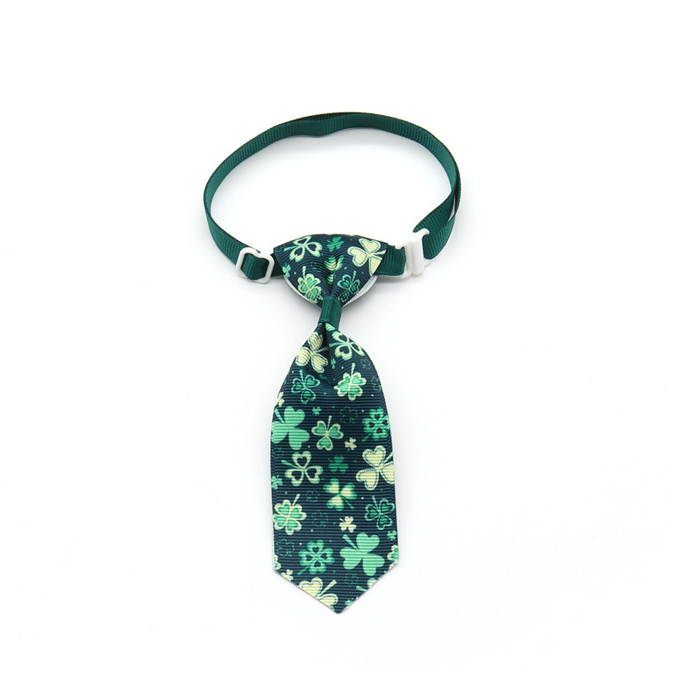 Cravate pour animaux de compagnie à motifs de trèfle pour la Saint-Patrick, réglable et en coton biologique.