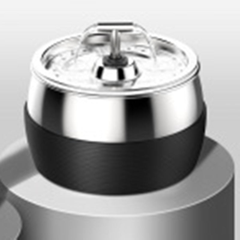Distributeur d'eau pour animaux en acier inoxydable avec design élégant et connexion USB, couleur noire.