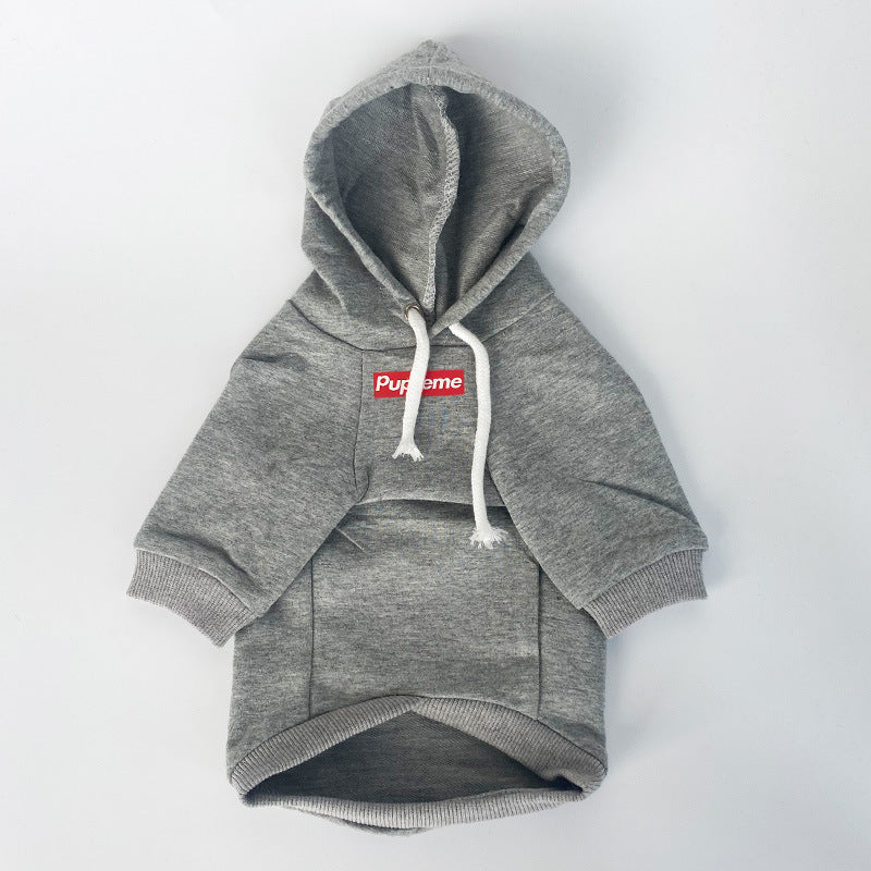 Sweater à capuche en coton gris pour chien, style décontracté et confortable, parfait pour toutes les saisons.