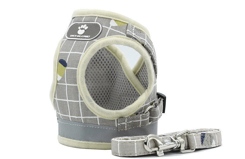 Harnais de traction pour chat en tissu gris à motifs, idéal pour promenades sécurisées.