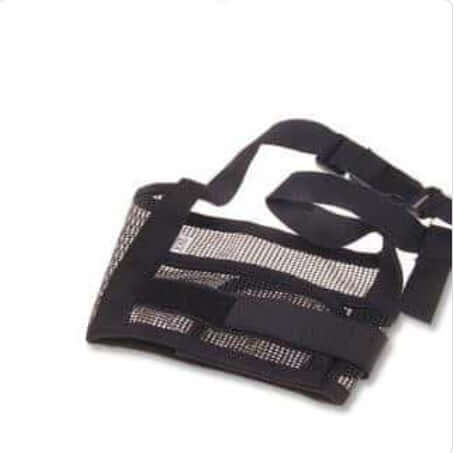Muzzle en nylon respirant pour chien, noir, conçu pour confort et robustesse.