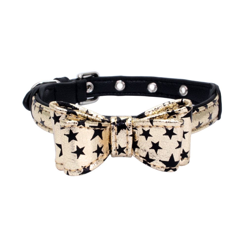 Collier en cuir pour animaux avec un nœud papillon doré et motifs d'étoiles noires, parfait pour chiens et chats.