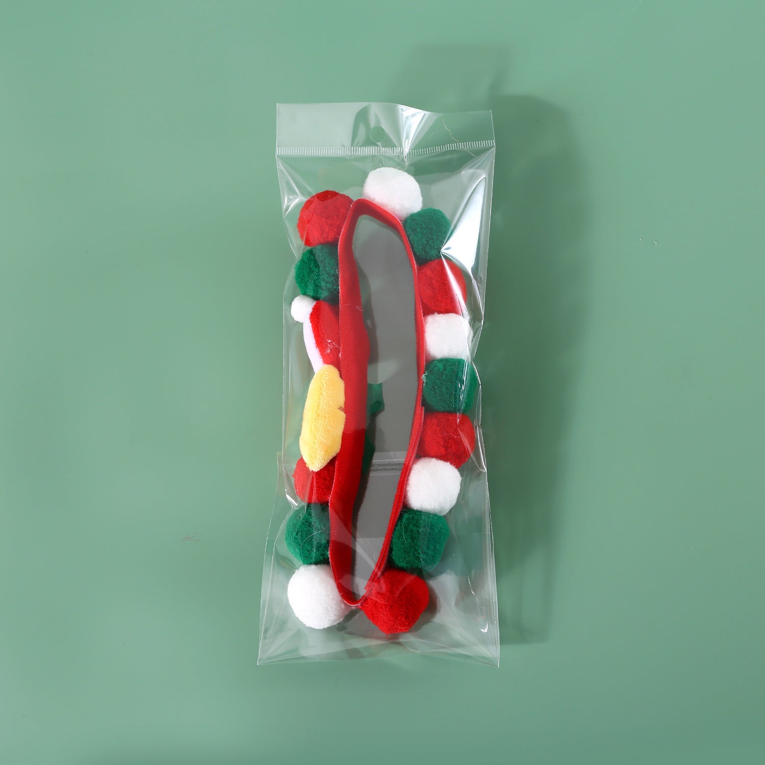 Collier en peluche Noël pour animaux, accessoires colorés pour chiens et chats, en coton biologique.