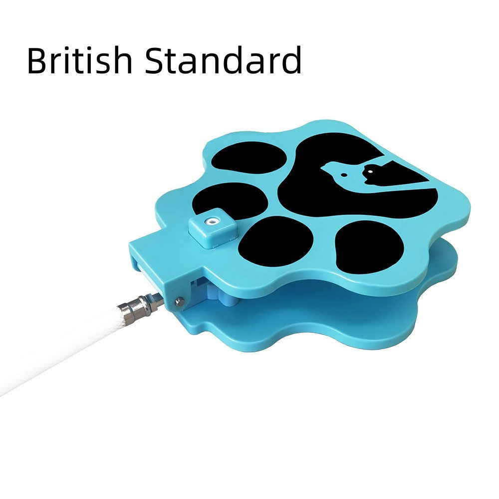 Distributeur d'eau automatique pour animaux en plastique durable avec design en forme de patte.