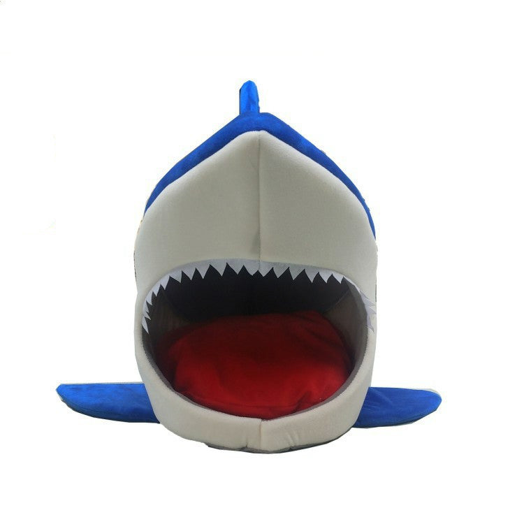 Couchage en forme de requin pour animaux