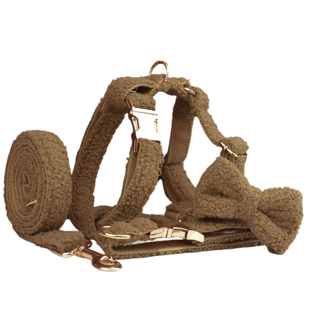 Ensemble collier et laisse marron en corde pour chien, accessoire confortable et durable.