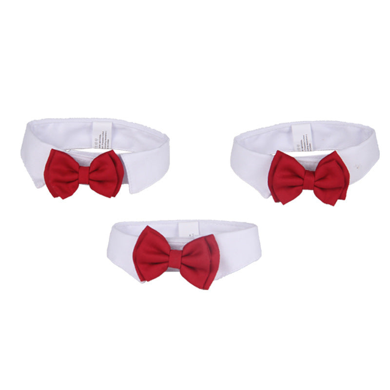Trois nœuds papillon en coton rouge pour animaux, élégants et confortables, parfaits pour les occasions spéciales.