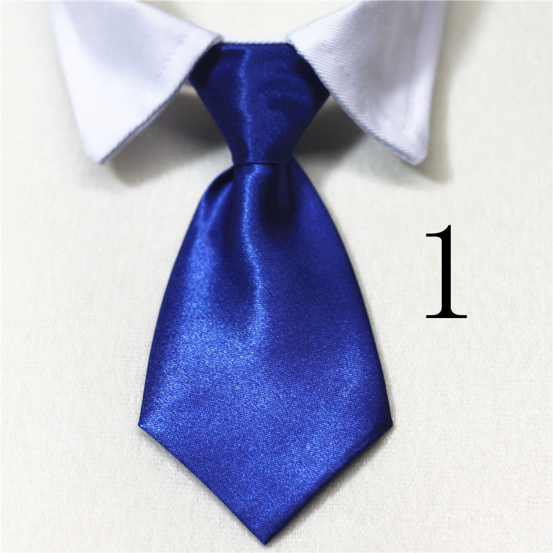 Nœud papillon bleu en satin pour chiens et chats, accessoire amusant et stylé pour animaux.